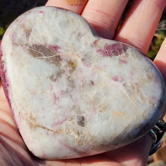Stunning Pink Tourmaline Carved Puffy Heart - Picture 2 of 14